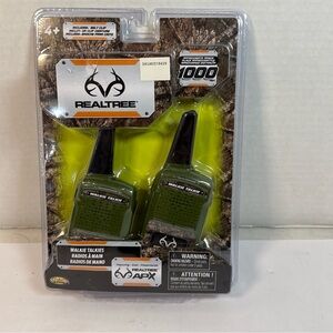 " NIP " Realtree Walkie Talkies " Great Gift Item . Belt Clip Included 1000 Yard